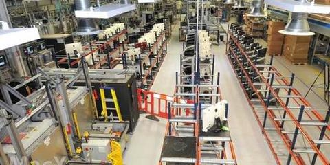 揭秘蘋果生產線 內部照片曝光電子元件的精密裝配