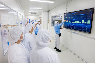 好麗友上海工廠開放日 數(shù)智化品質(zhì)體系守護舌尖上的安全